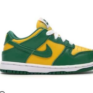 Nike Kids Sneakers in Green and Yellow